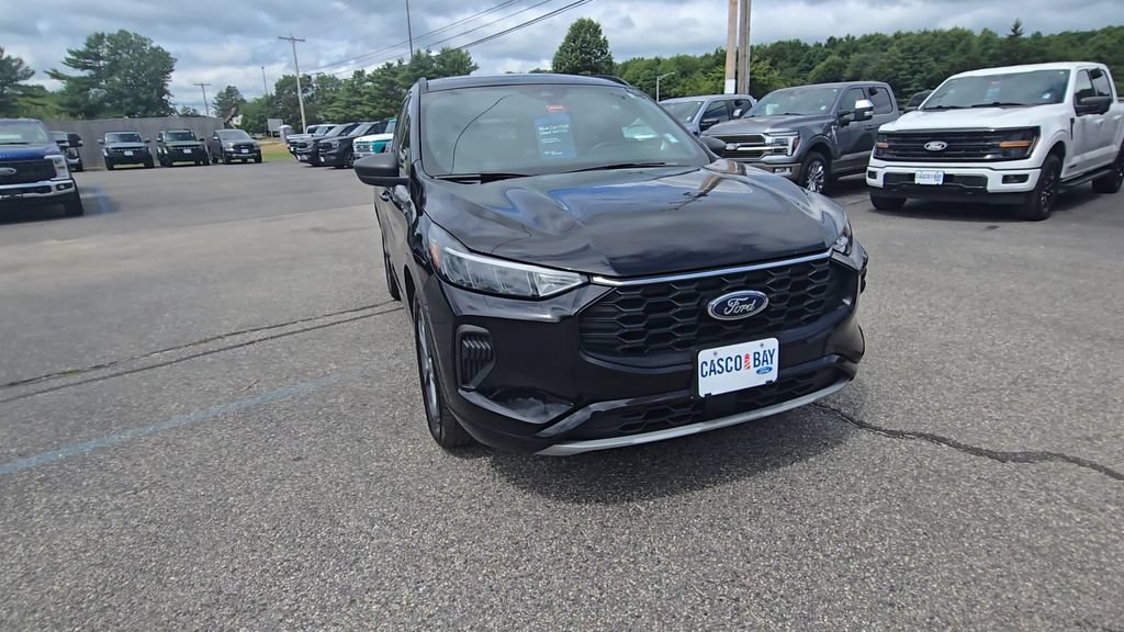 Certified 2023 Ford Escape ST-Line w/ Tech Pack #1 AWD/4WD image 14