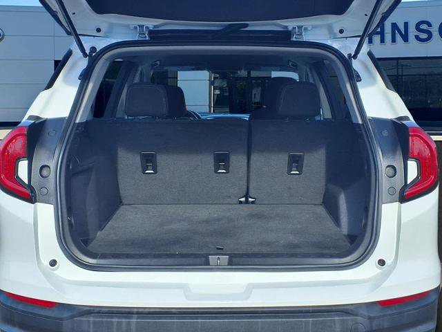 Used 2024 GMC Terrain SLE image 16