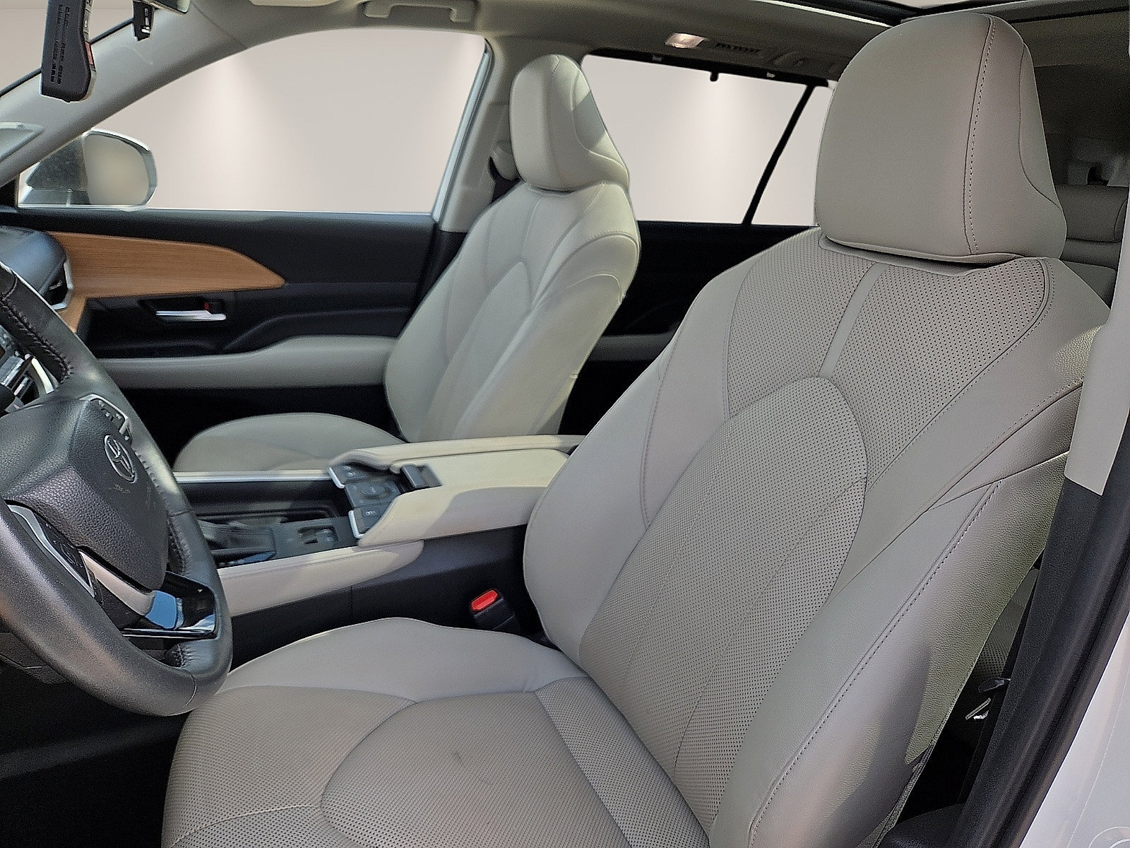 Used 2024 Toyota Grand Highlander AWD Hybrid image 15