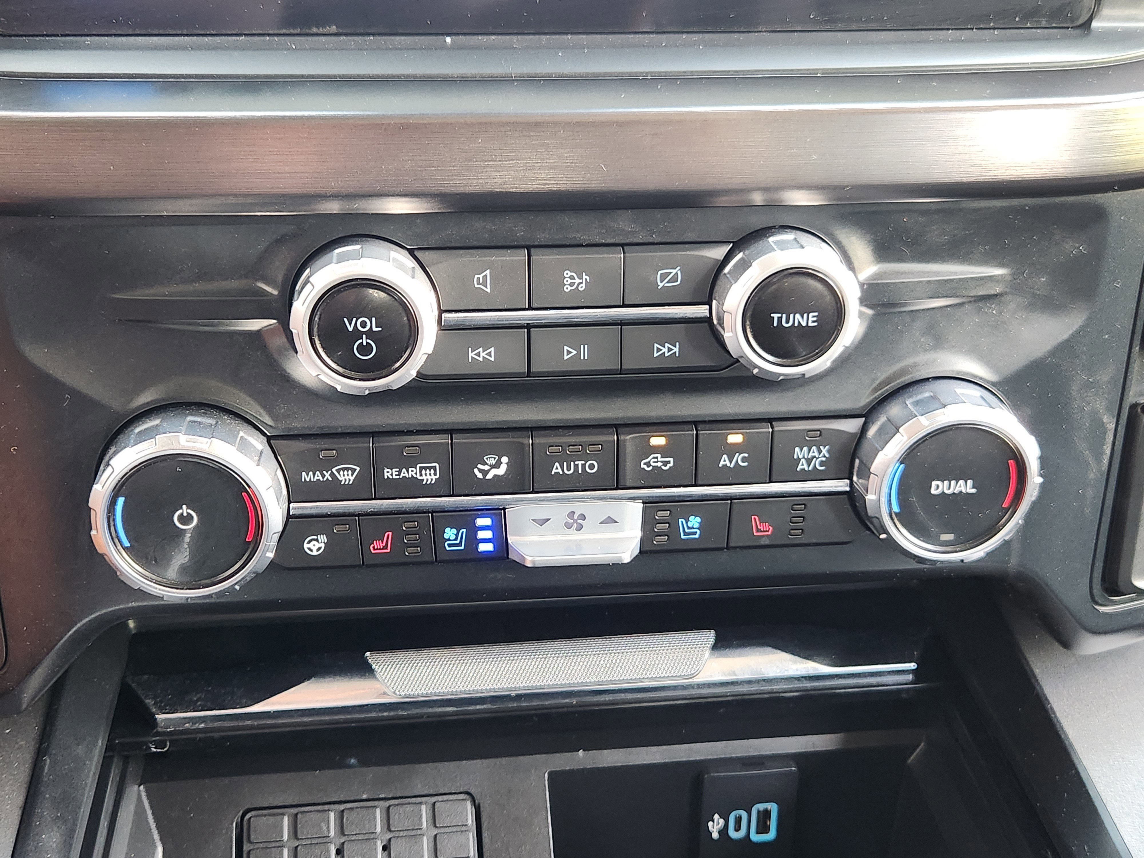 Certified 2023 Ford F250 Lariat w/ Lariat Ultimate Package AWD/4WD image 14