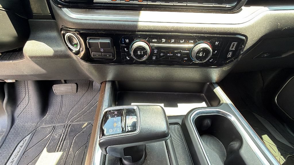 Used 2022 Chevrolet Silverado 1500 High Country w/ Technology Package AWD/4WD image 22