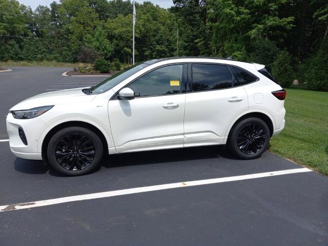Certified 2024 Ford Escape ST-Line Elite w/ Premium Technology Package AWD/4WD image 3