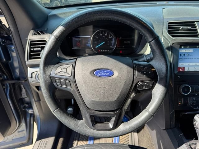 Certified 2018 Ford Explorer XLT w/ Equipment Group 202A FWD image 21