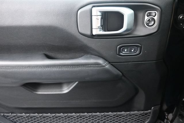 Used 2020 Jeep Wrangler Unlimited Sahara AWD/4WD image 17