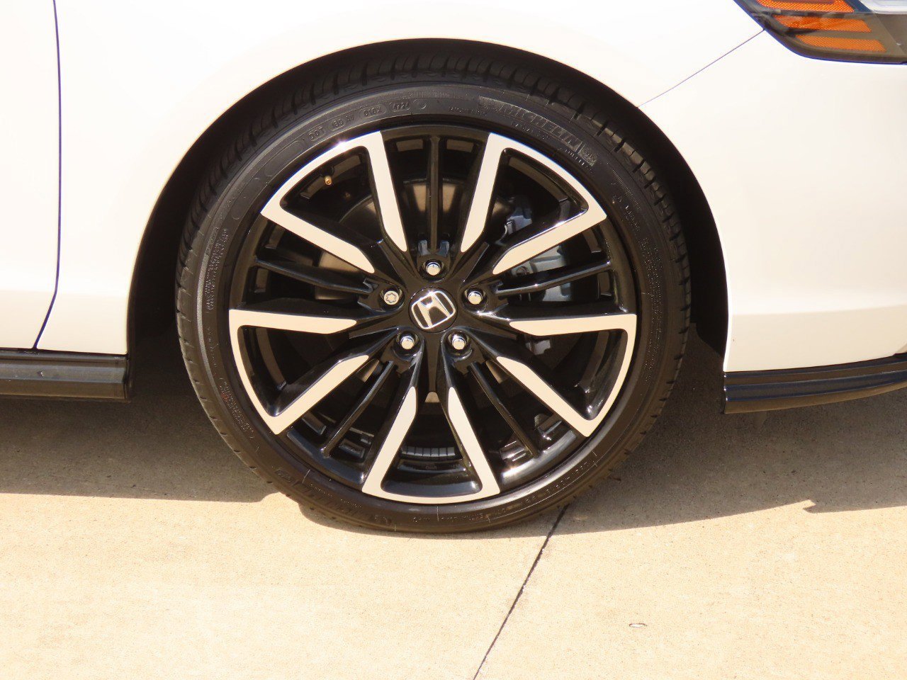 Used 2025 Honda Accord Touring image 11