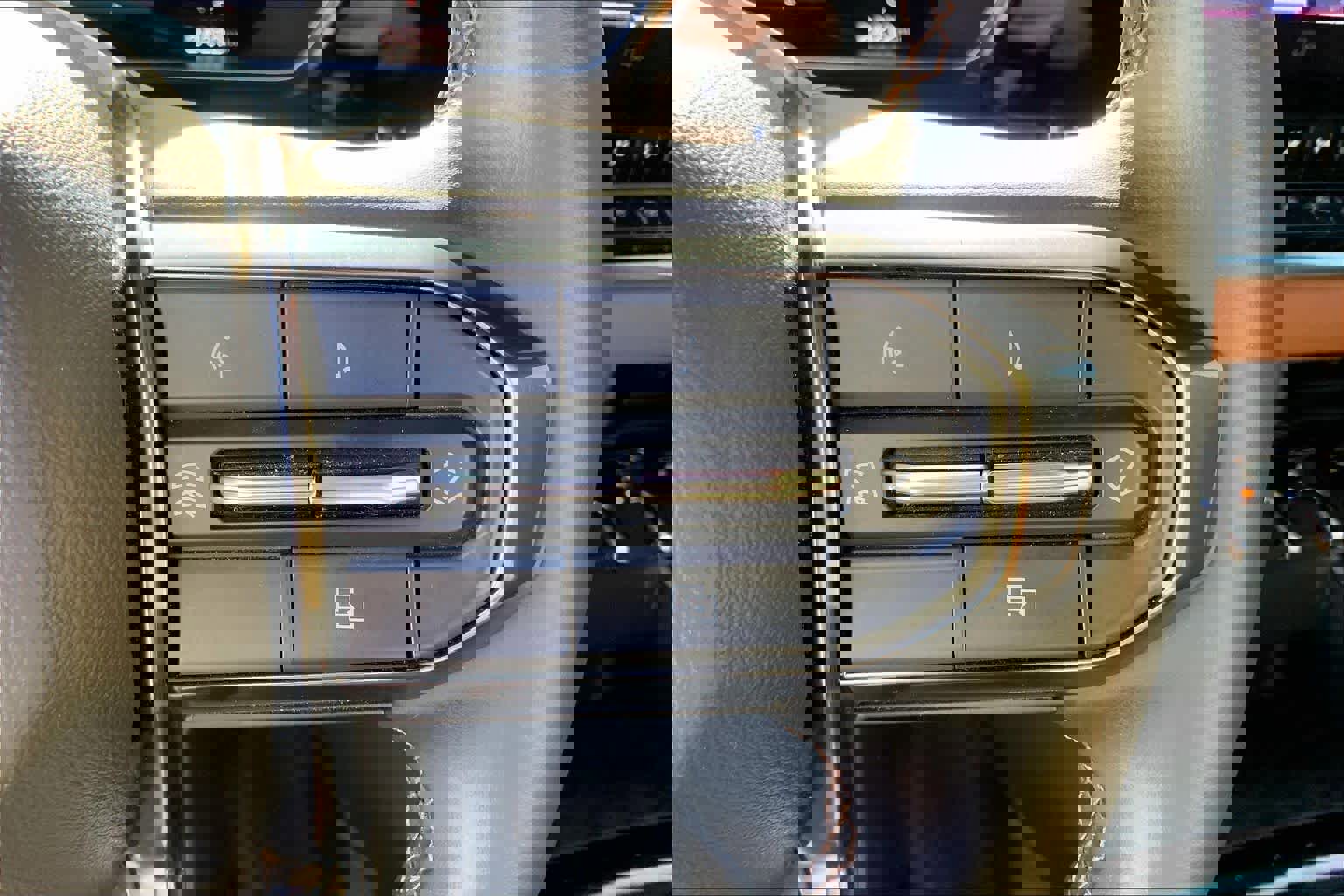 Used 2024 GMC Canyon AT4 w/ Canyon Safety Plus Package image 24