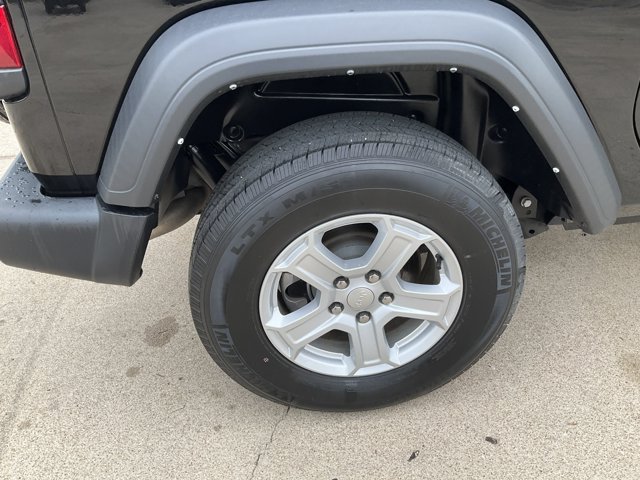 Used 2021 Jeep Wrangler Sport AWD/4WD image 13