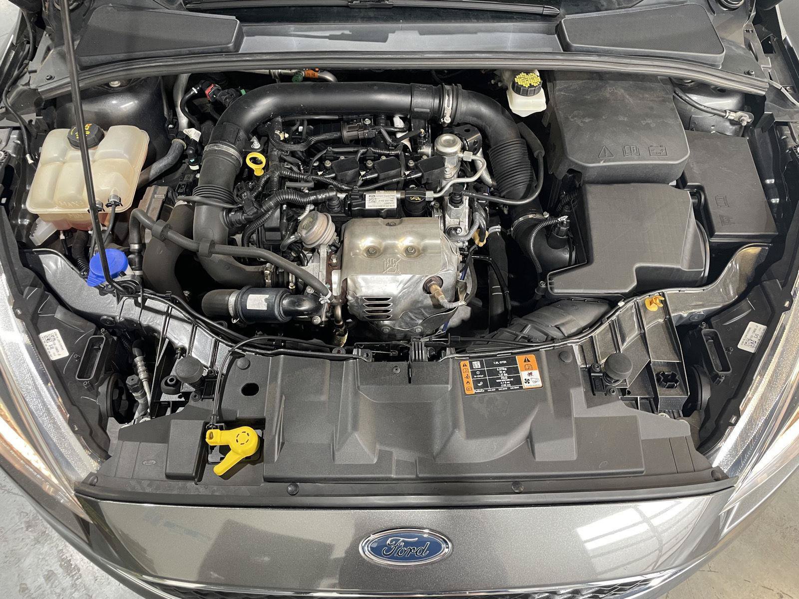 Certified 2018 Ford Focus SE FWD image 32
