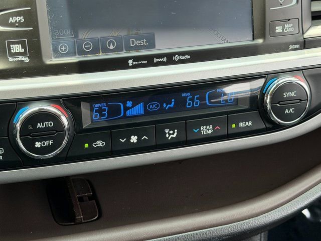 Used 2019 Toyota Highlander Limited Platinum AWD/4WD image 29