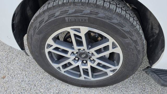 Certified 2025 Ford Expedition Active AWD/4WD image 15