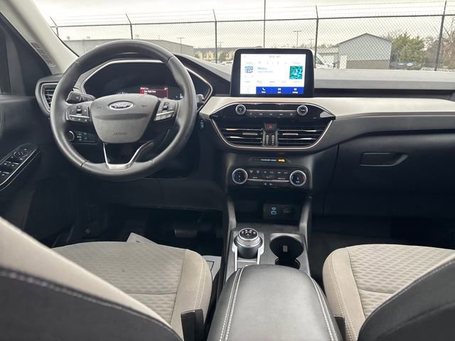 Certified 2022 Ford Escape SE w/ SE Sport Appearance Package image 10