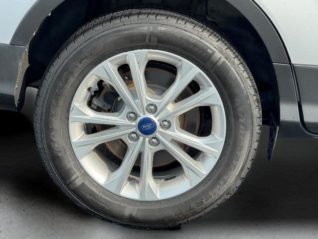 Certified 2018 Ford Escape SE FWD image 9