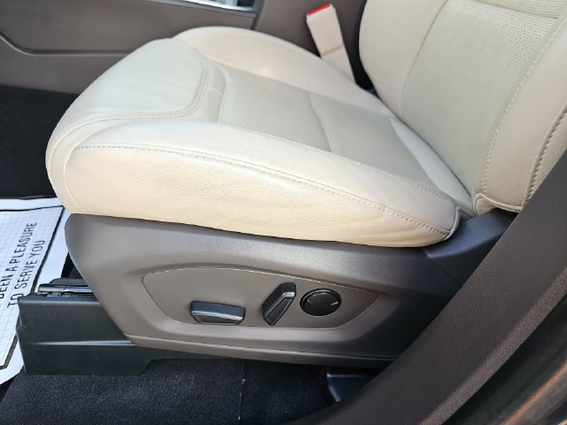 Certified 2024 Ford Explorer Platinum w/ Technology Package AWD/4WD image 18