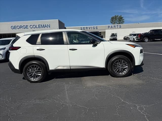 Used 2022 Nissan Rogue S AWD/4WD image 3