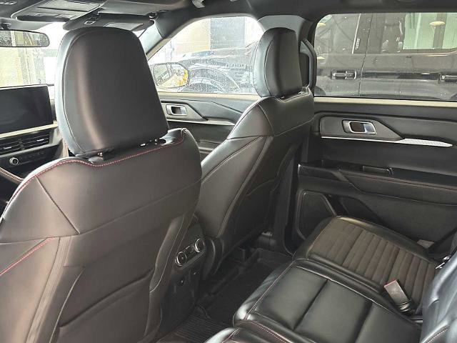 Certified 2025 Ford Explorer ST-Line w/ ST-Line Street Pack image 23