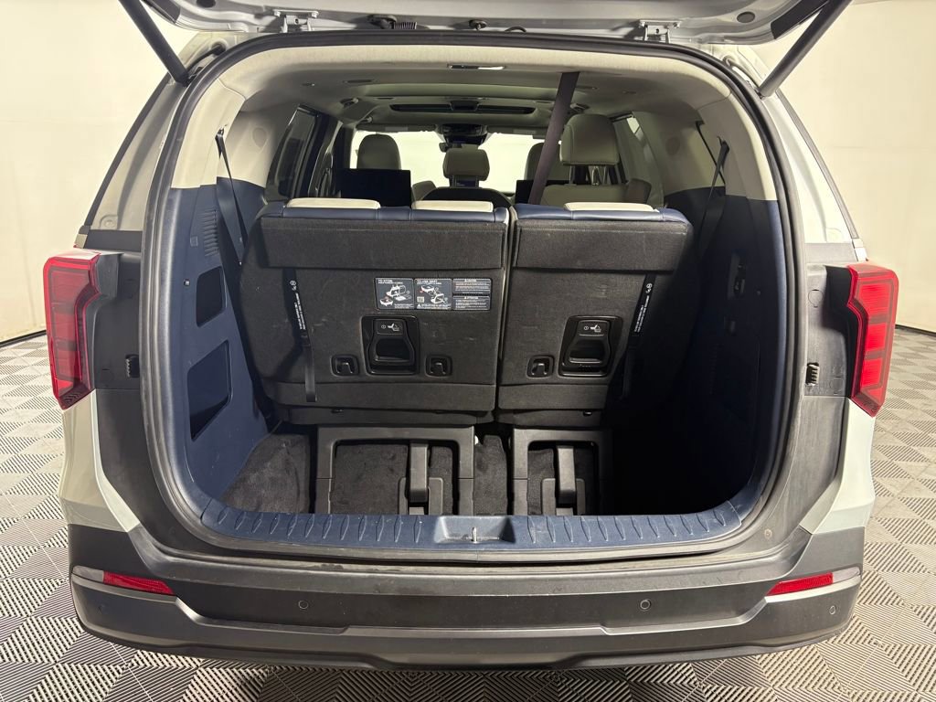 Used 2025 Kia Carnival SX image 32