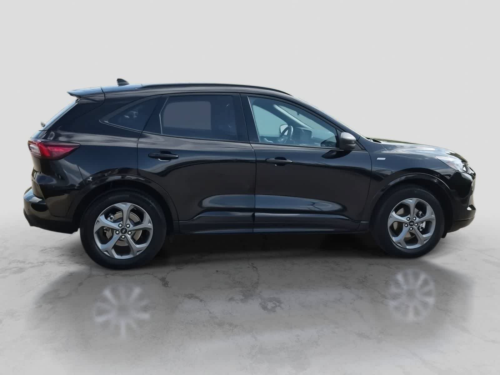 Certified 2023 Ford Escape ST-Line w/ Tech Pack #1 AWD/4WD image 9