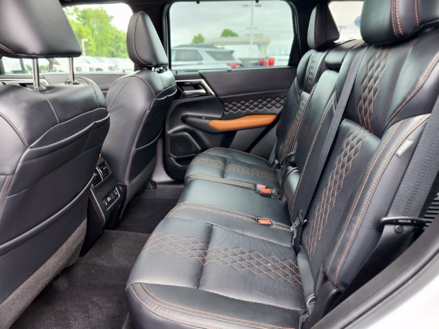 Used 2022 Mitsubishi Outlander SEL AWD/4WD image 16