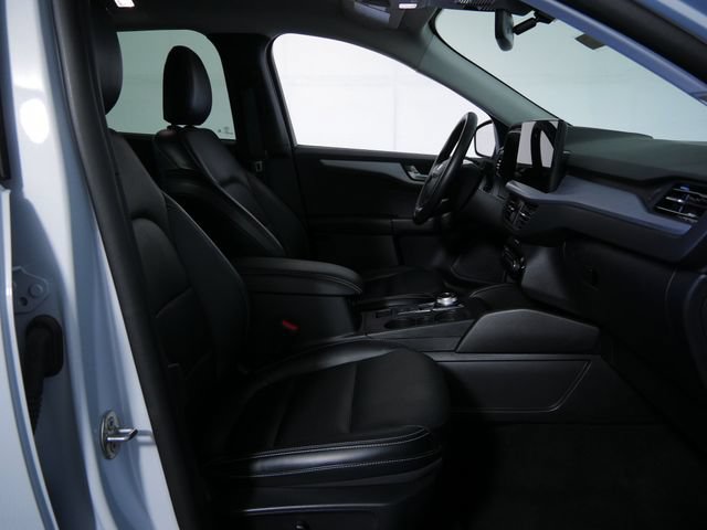 Certified 2025 Ford Escape Platinum AWD/4WD image 11
