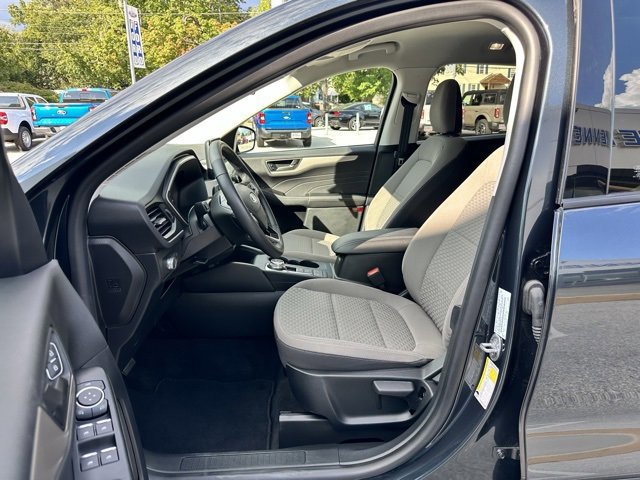 Certified 2022 Ford Escape SE w/ Cold Weather Package image 38