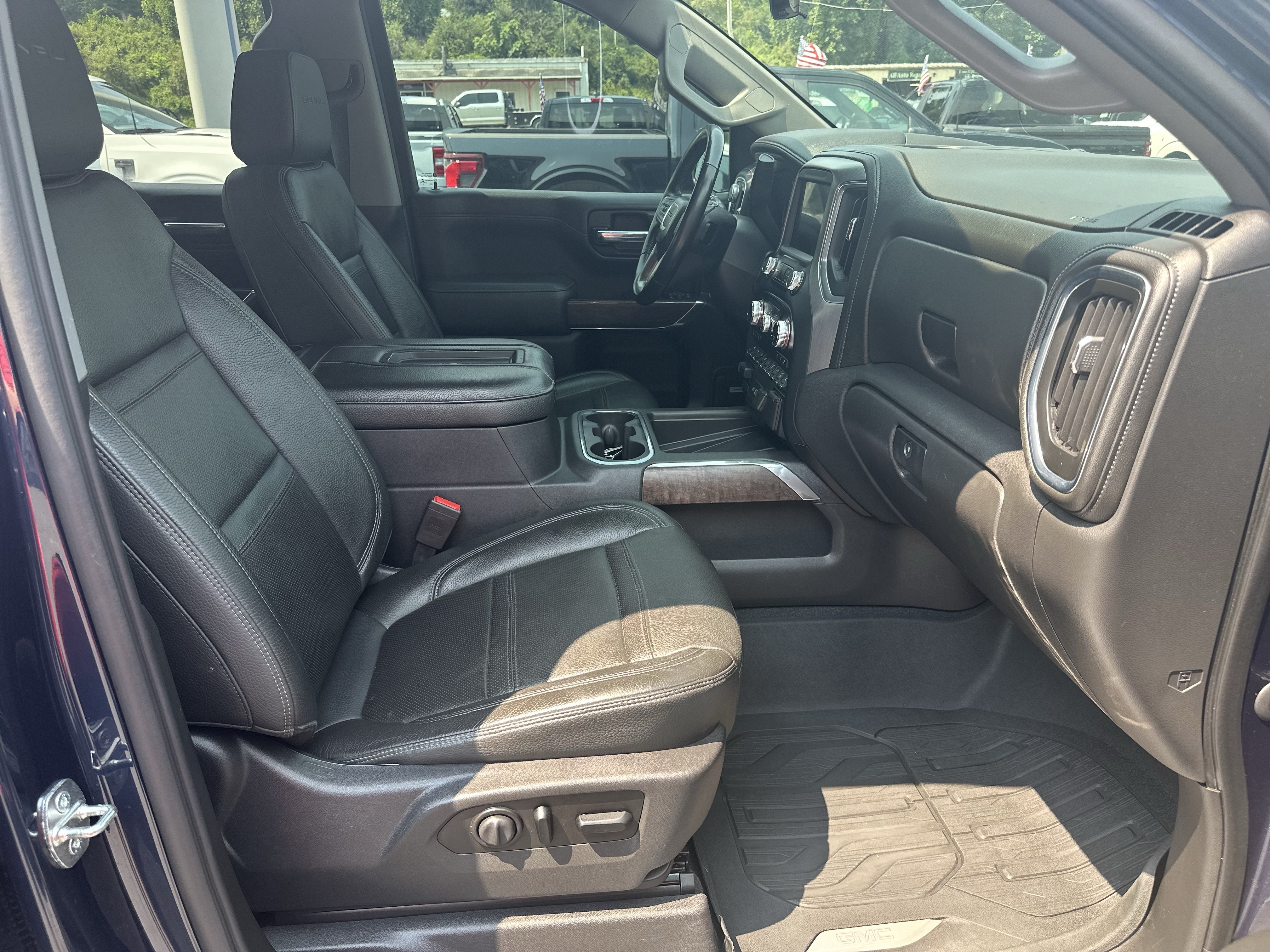 Used 2020 GMC Sierra 1500 Denali w/ Denali Ultimate Package AWD/4WD image 17