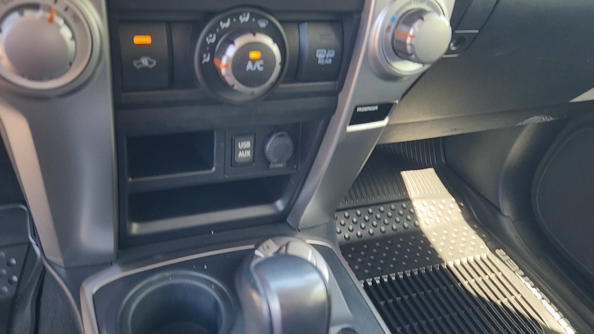 Used 2019 Toyota 4Runner SR5 Premium AWD/4WD image 37