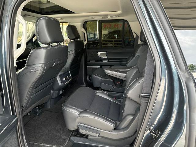 Certified 2025 Ford Expedition Max Platinum w/ Driver's Package AWD/4WD image 17