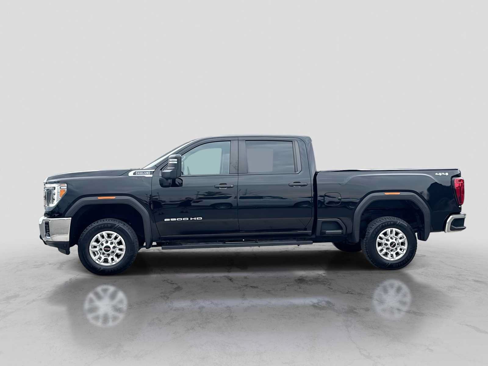 Used 2023 GMC Sierra 2500 Pro w/ Gooseneck/5TH Wheel Package AWD/4WD image 3
