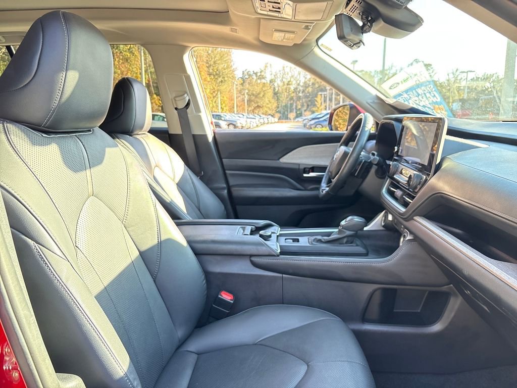 Used 2024 Toyota Grand Highlander Platinum image 27