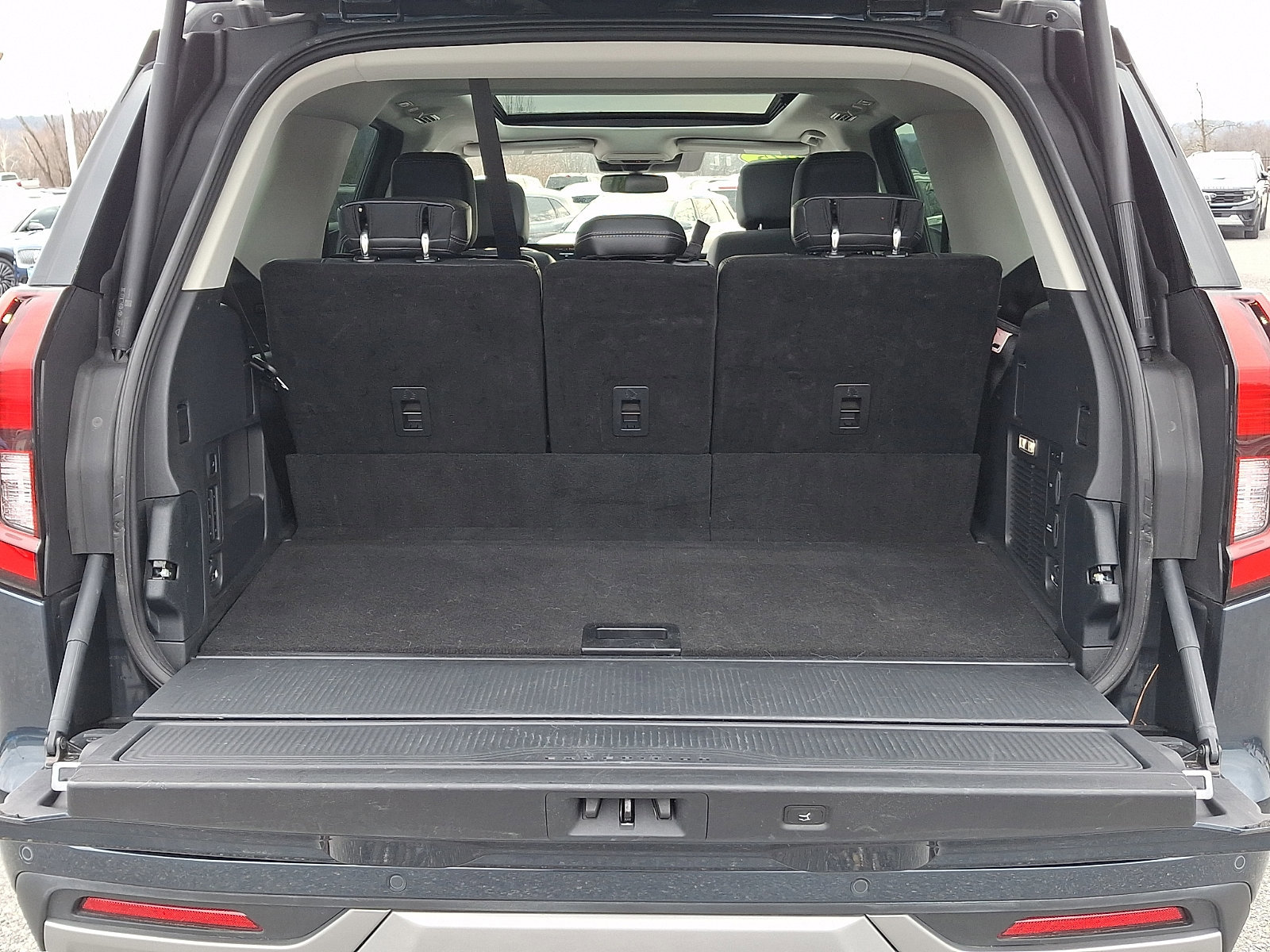 Certified 2025 Ford Expedition Platinum image 28