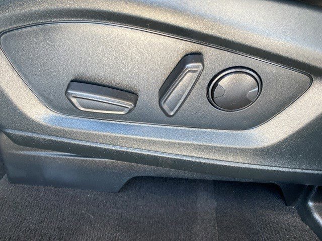 Certified 2021 Ford Explorer XLT w/ Equipment Group 202A image 33