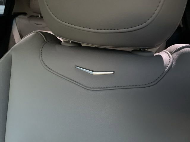 Used 2019 Cadillac XT4 Luxury w/ Cold Weather Package image 23