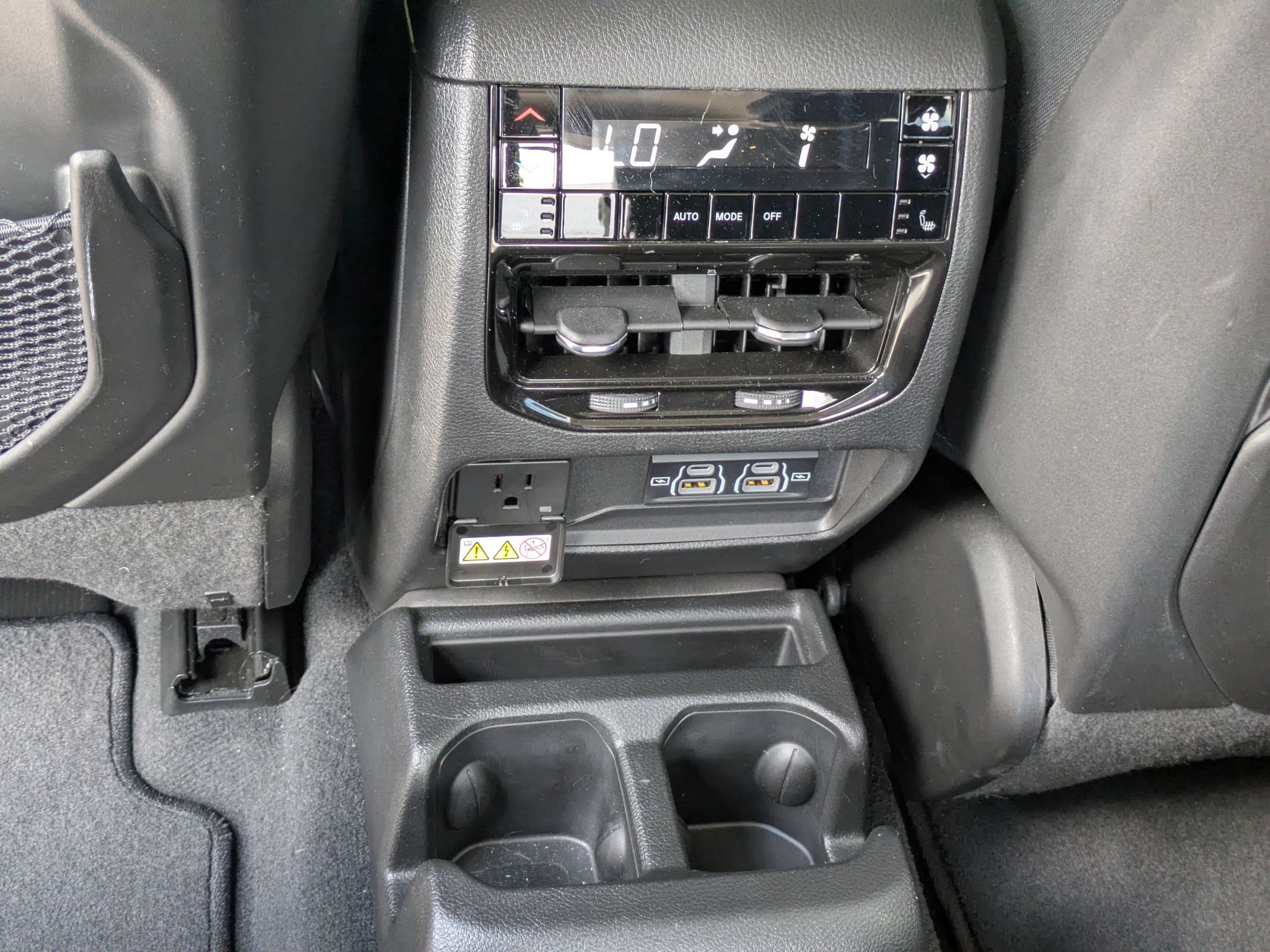Used 2023 Jeep Grand Cherokee L Limited AWD/4WD image 29