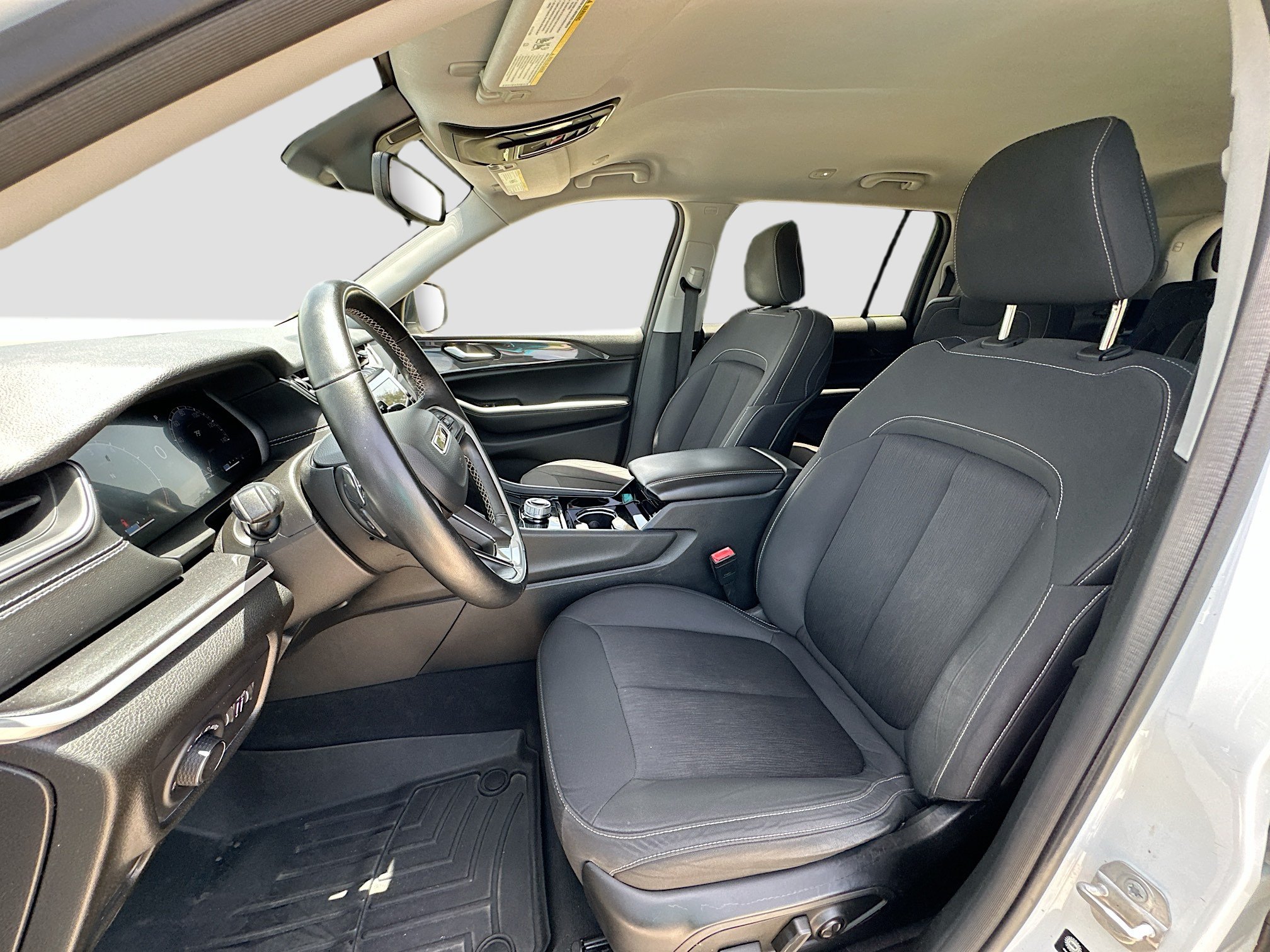 Used 2022 Jeep Grand Cherokee L Laredo w/ Luxury Tech Group I AWD/4WD image 20