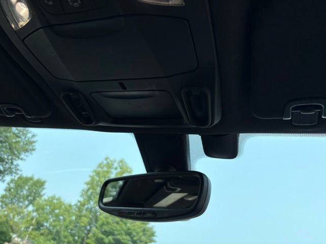 Used 2020 Chrysler Pacifica Limited FWD image 7