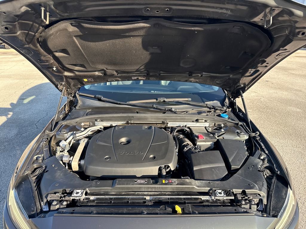 Used 2020 Volvo S60 T6 Momentum image 27