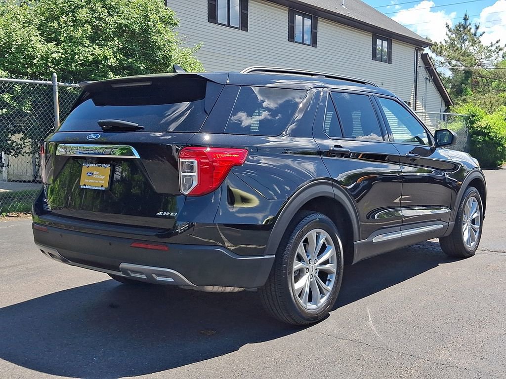 Certified 2023 Ford Explorer XLT w/ Equipment Group 202A AWD/4WD image 7