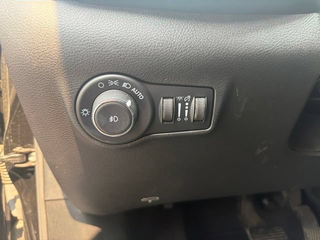 Used 2022 Jeep Compass Limited AWD/4WD image 12