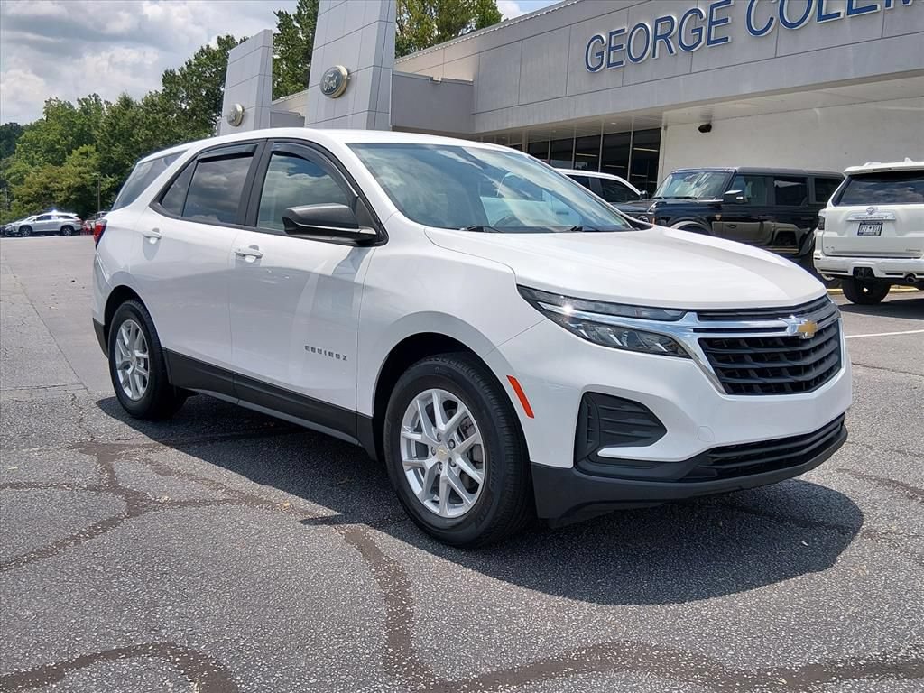 Used 2023 Chevrolet Equinox LS w/ LPO, Cargo Package FWD image 2