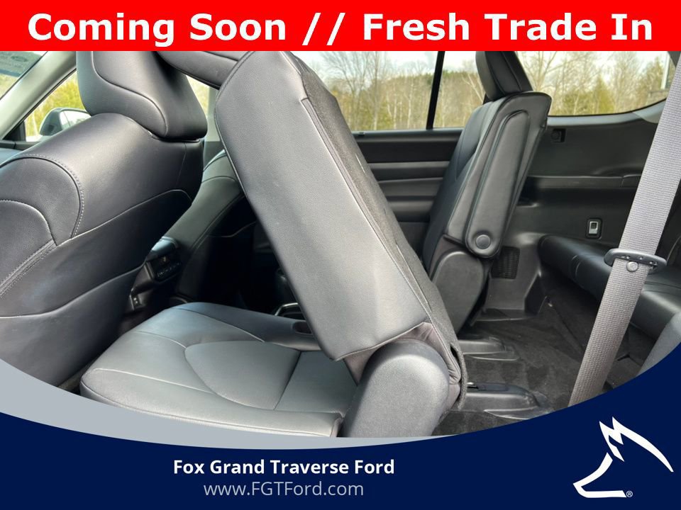Used 2025 Toyota Grand Highlander AWD image 11