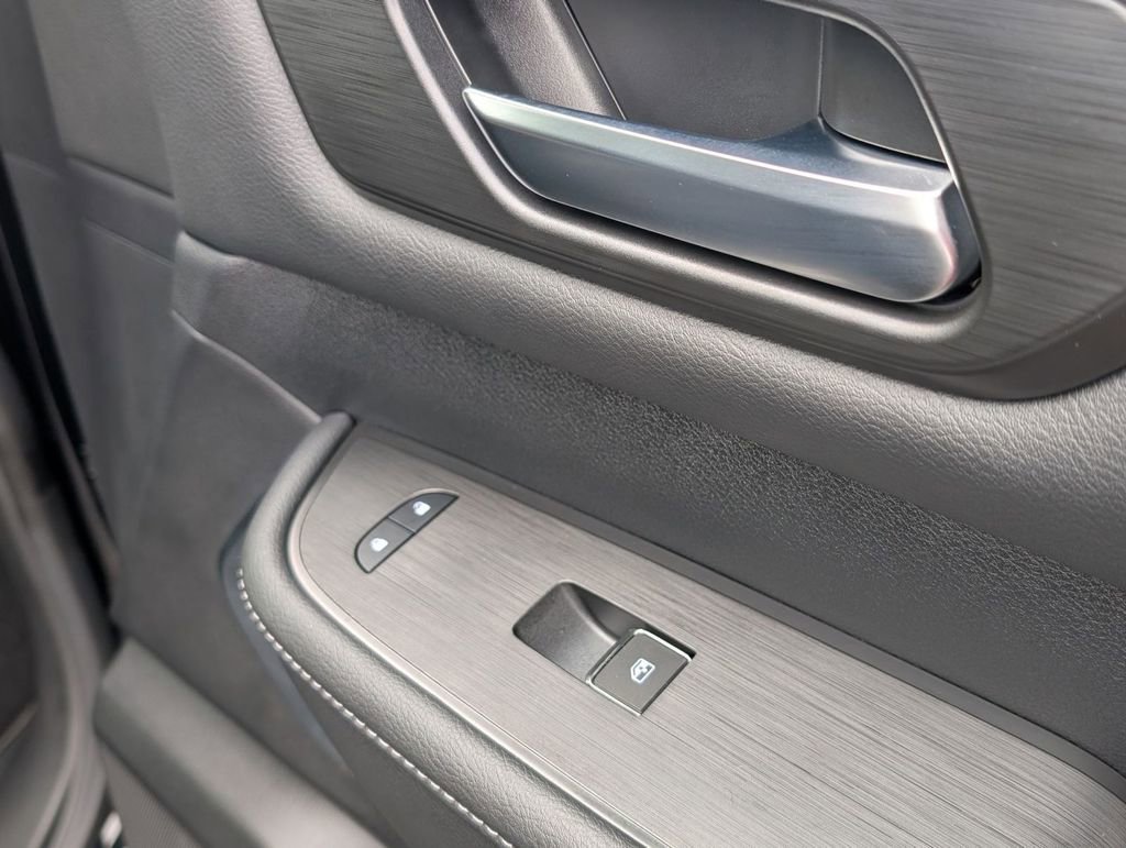 Used 2025 Nissan Armada Platinum image 55