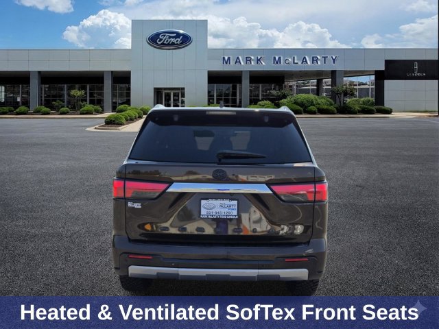Used 2023 Toyota Sequoia Limited AWD/4WD image 4