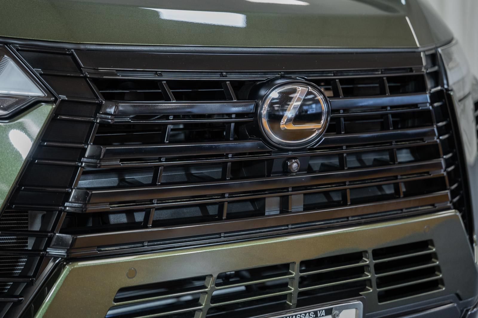 Used 2025 Lexus GX 550 w/ Cold Area Package AWD/4WD image 14
