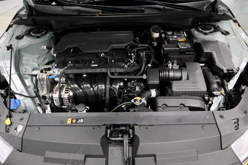 Used 2025 Kia K4 LXS image 16