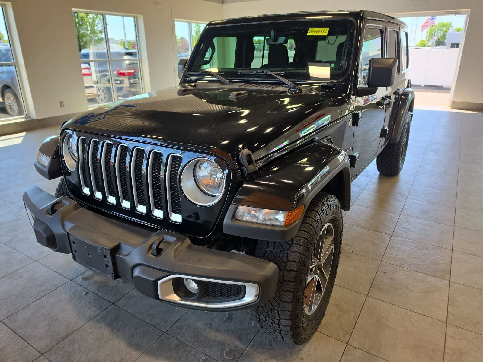 Used 2023 Jeep Wrangler Unlimited Sahara AWD/4WD image 2