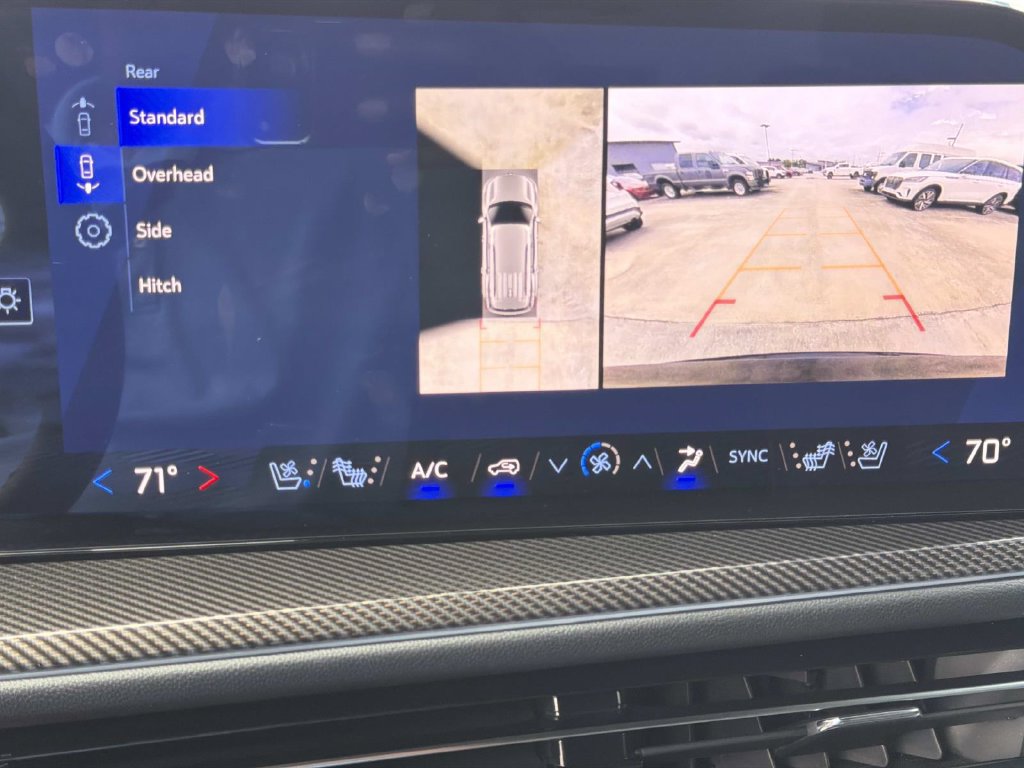 Used 2025 Chevrolet Traverse High Country w/ LPO, Floor Liner Package FWD image 30