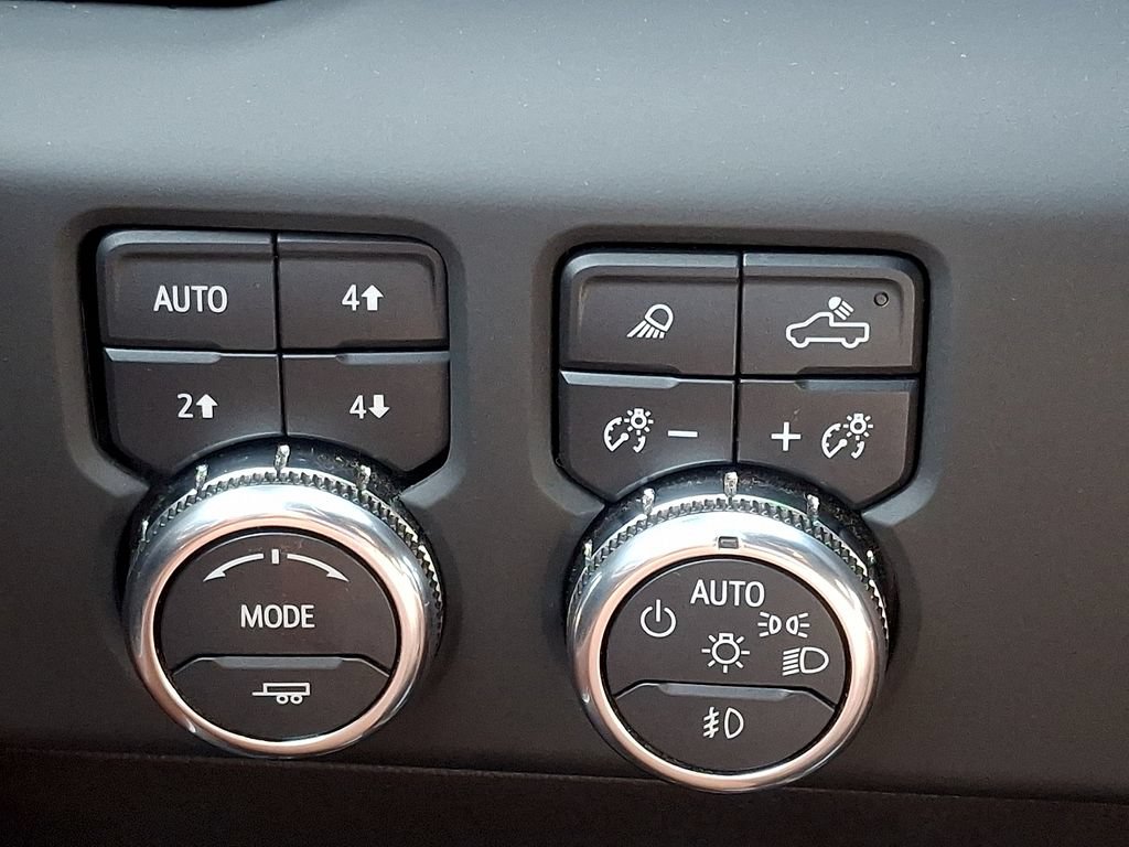 Used 2024 GMC Sierra 3500 Denali Ultimate AWD/4WD image 26