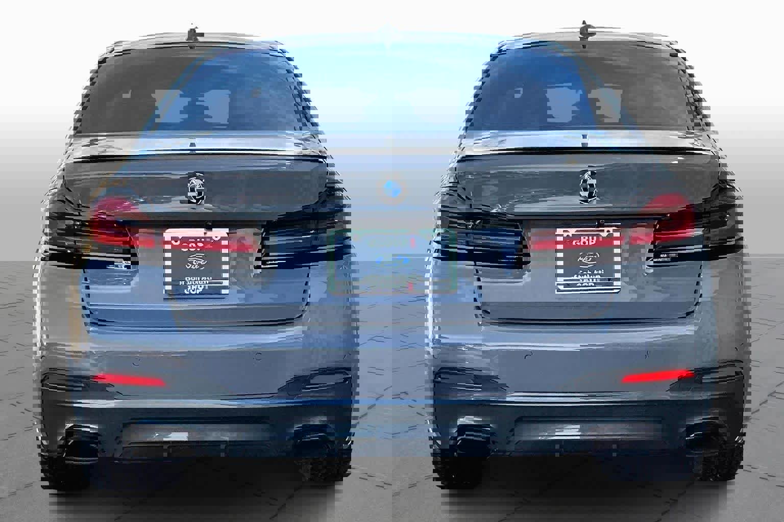 Used 2021 BMW 540i w/ M Sport Package image 2