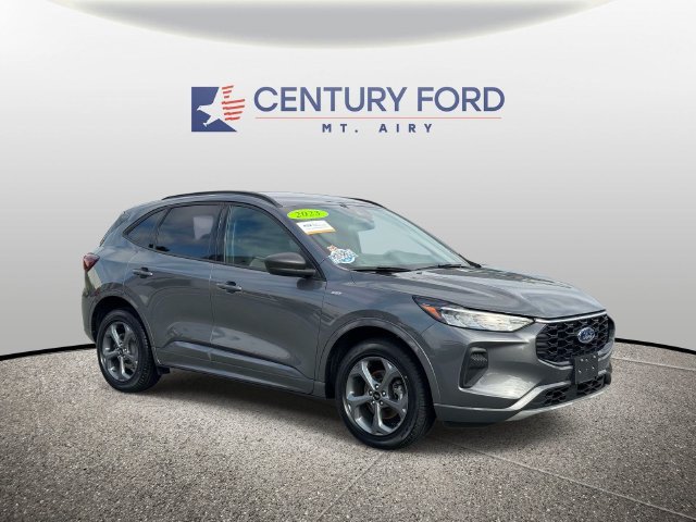 Certified 2023 Ford Escape ST-Line w/ Tech Pack #1 AWD/4WD image 1