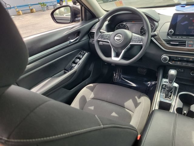 Used 2023 Nissan Altima 2.5 SV FWD image 14